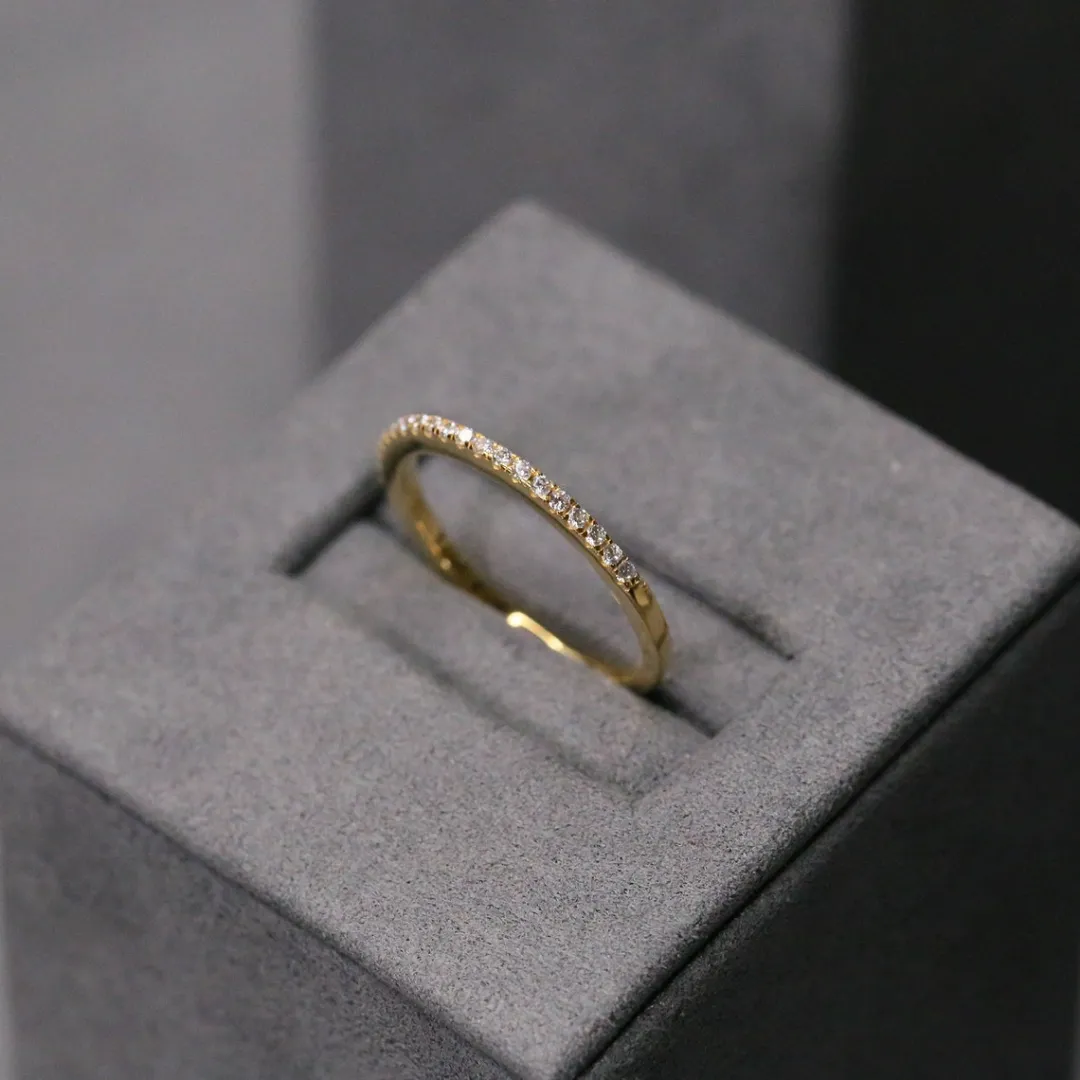 /public/photos/live/Thin Half-Eternity Moissanite Band-1075 (3).webp